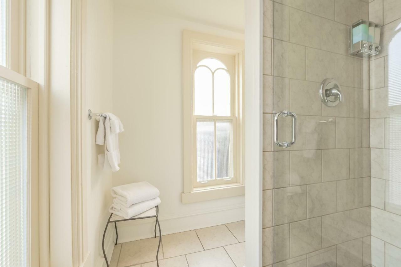 St Andrew Suites Фергюс Экстерьер фото